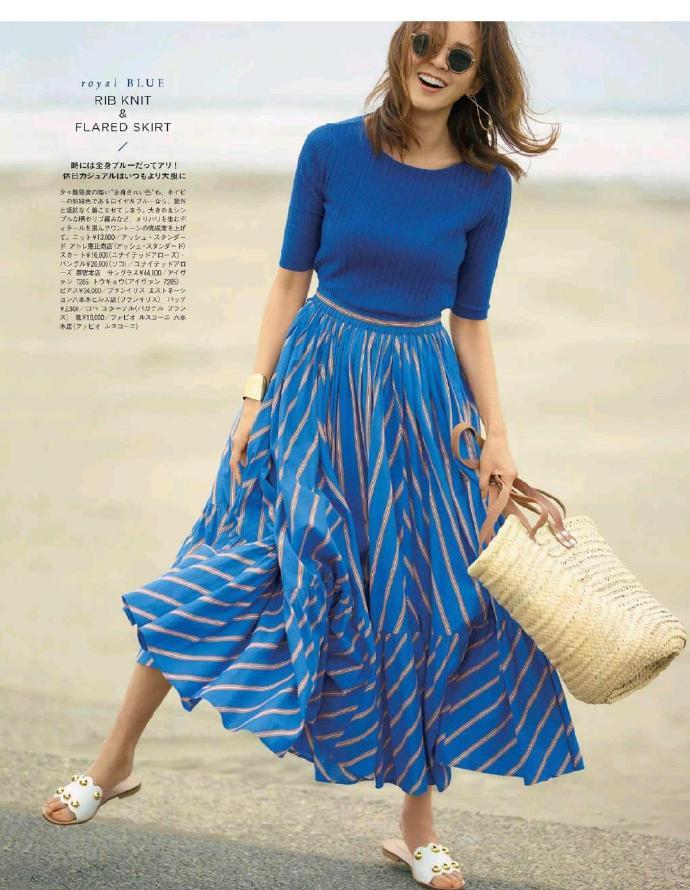 夏天穿蓝色一直很显白,夏天穿蓝色系穿搭