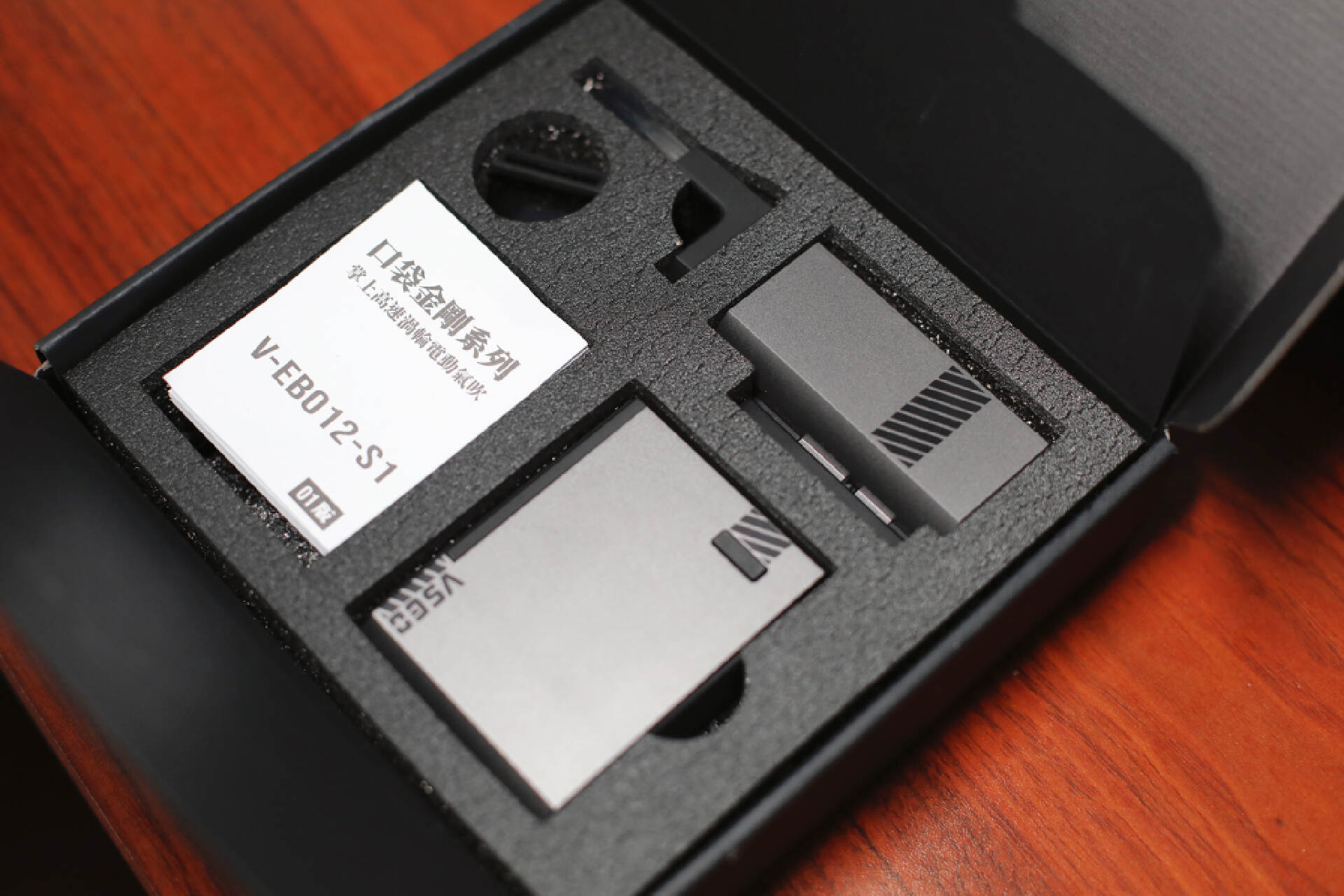 告别传统气吹，让相机远离灰尘，VSGO微高电动气吹体验感太好了～