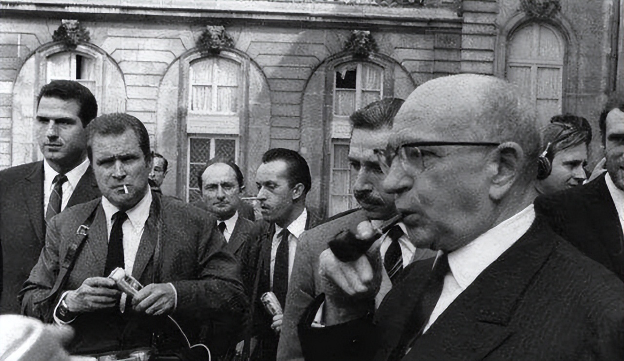 花千亿买飞机，弹《流水》觅知音：同法国建交，我们收获了什么？