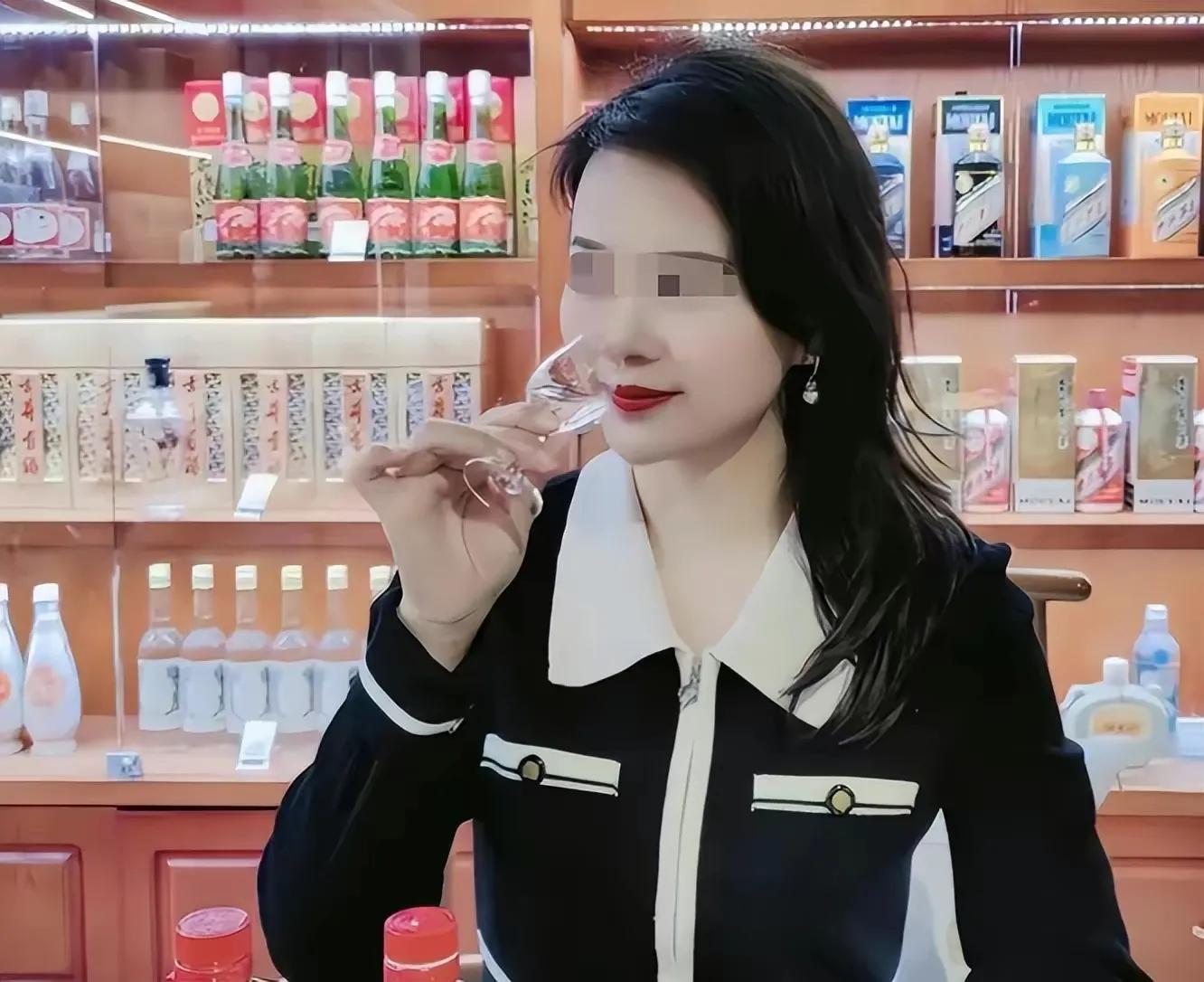 鐢垫闂ㄥコ涓昏,鍗椾含鐢垫濂冲鐓х墖