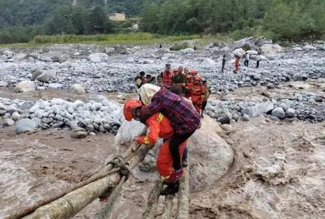 泸定县地震网红捐款信息,四川泸定地震灾区生活恢复