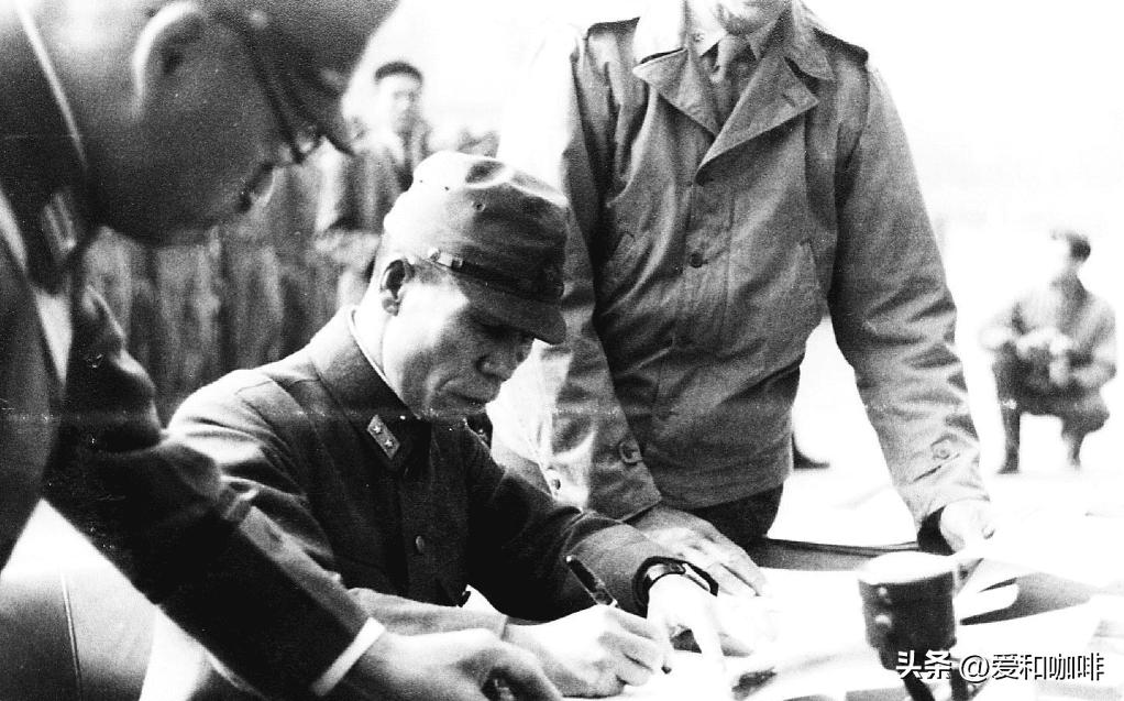 纳粹德国屠杀犹太女人,变态纳粹