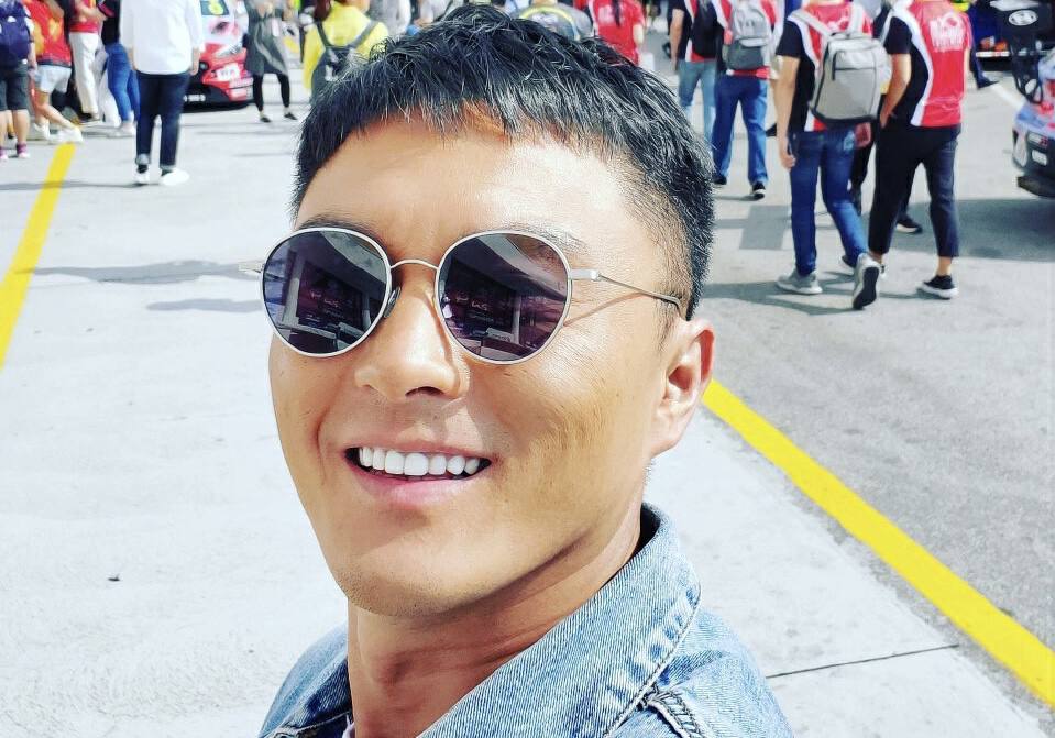 香港知名男星刑满出狱！满脸愁容事业受重创，将娶富贵女友为妻