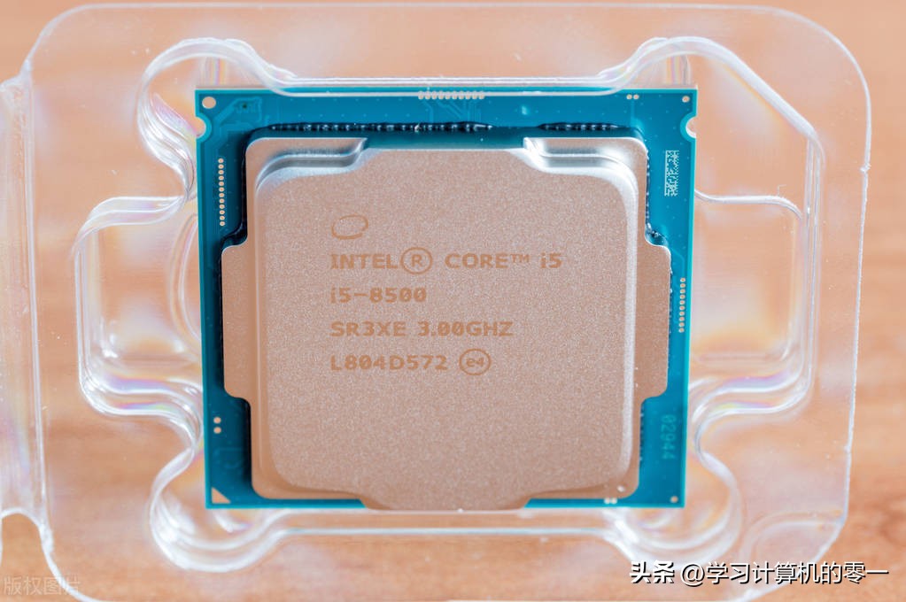 cpu自带核显还能装显卡吗,买cpu必须带主板吗