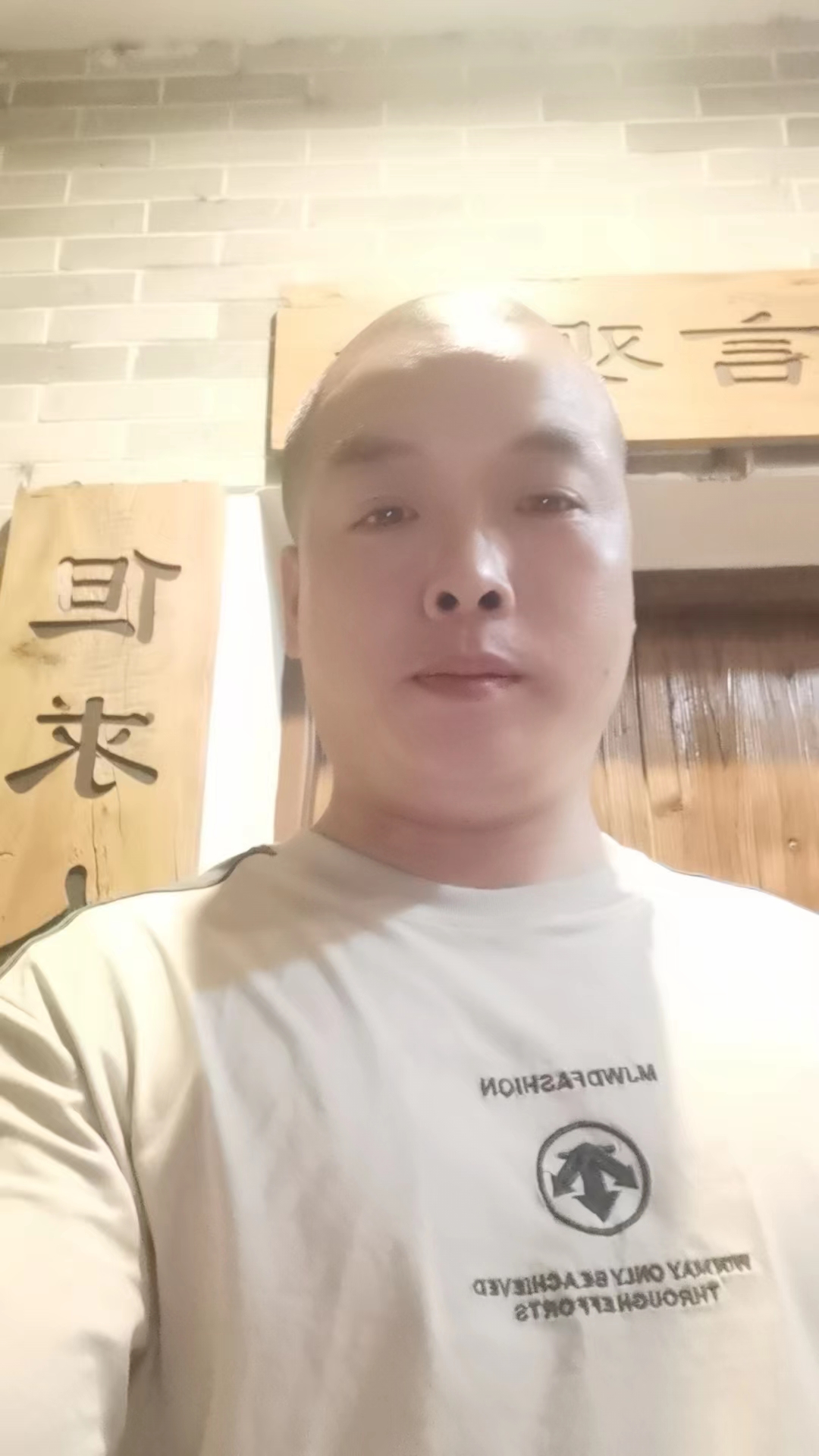 女士靠收废品月入过万,90后收废品月入过万