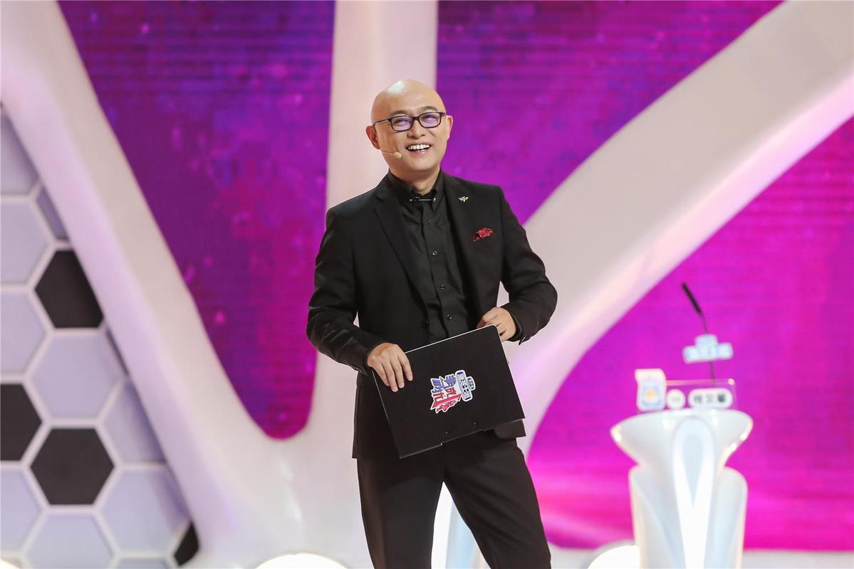 孟非主持人现状,孟非淡出主持界了吗