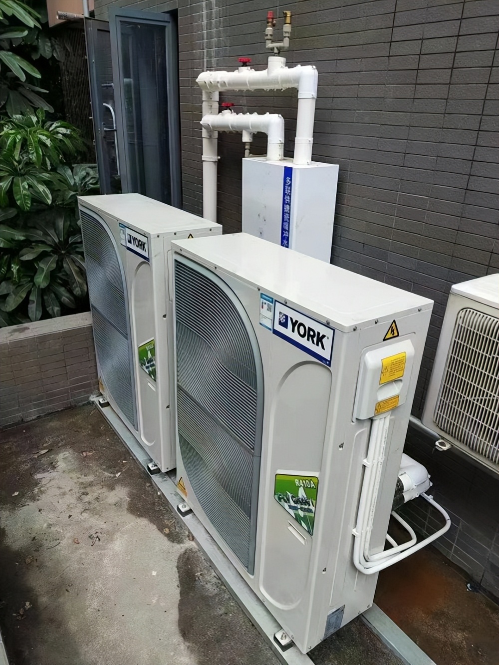 水机空调选择约克和特灵哪个好,大型中央空调约克跟特灵对比