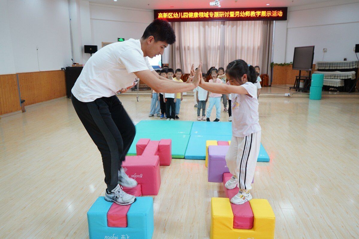 乐享运动健康成长幼儿园主题活动,泰州儿童教育发展中心幼儿园