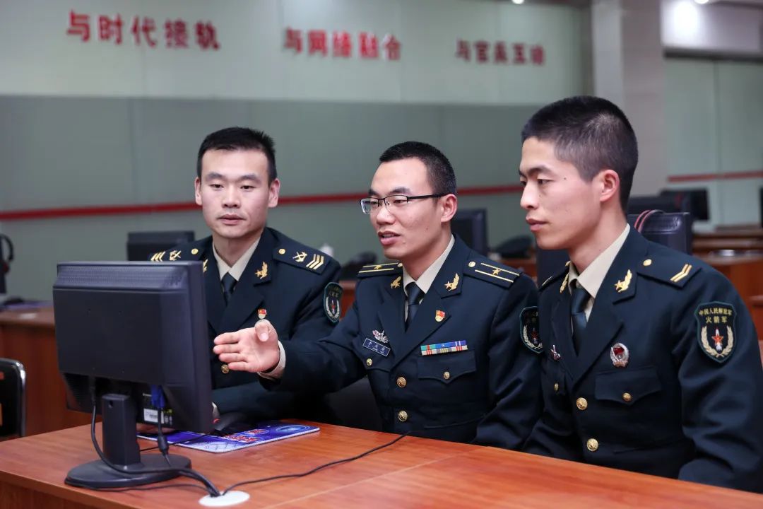 军营帅气视频,镜头下的军营青春岁月