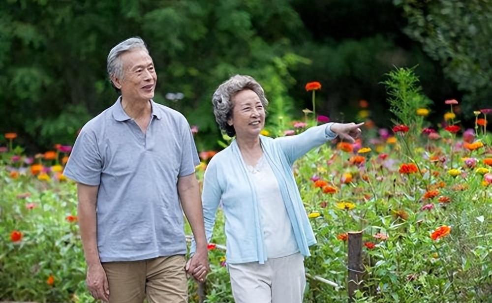 超细致的美甲教程一遍就能学会哦,教你做美甲一学就会超级简单