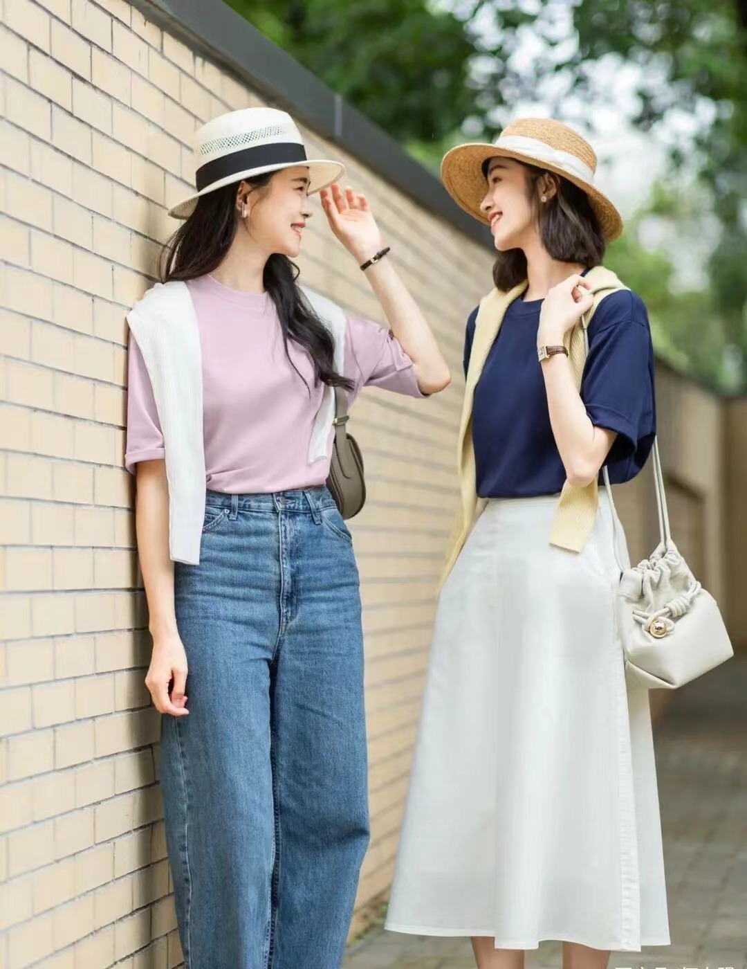 给闺蜜拍照仰拍技巧,姐妹拍照小技巧