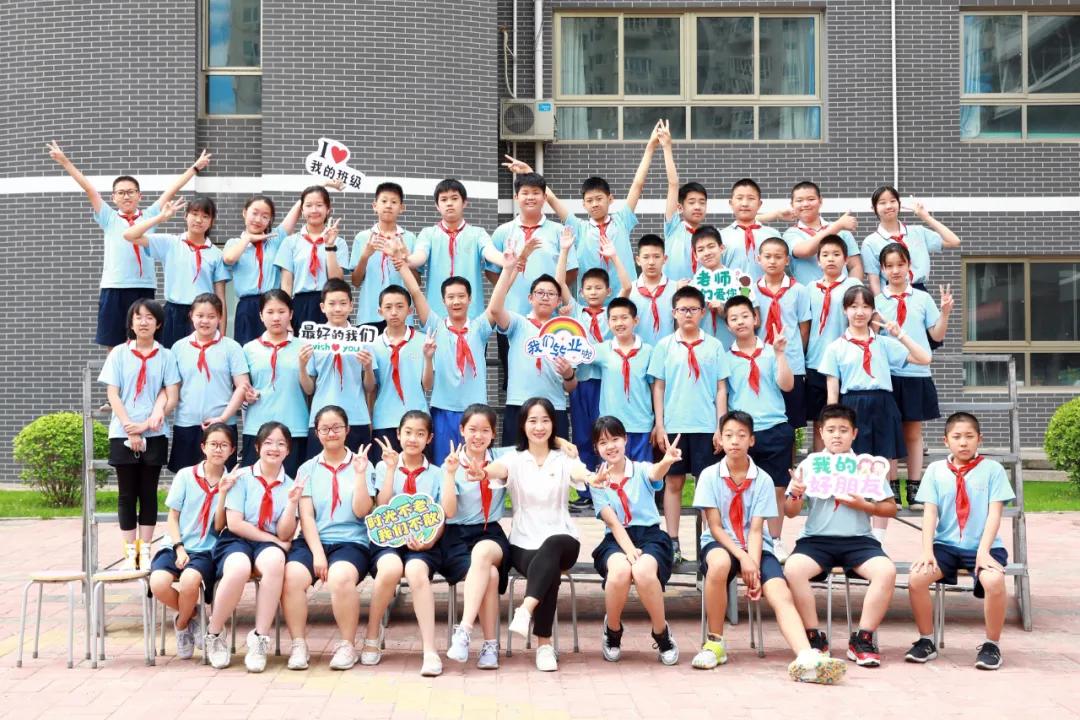 班主任原来是退役的特种兵,班主任是退伍特种兵完整版解说