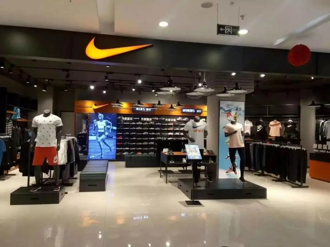 耐克最近现状,耐克是如何一步步跌落神坛的呢