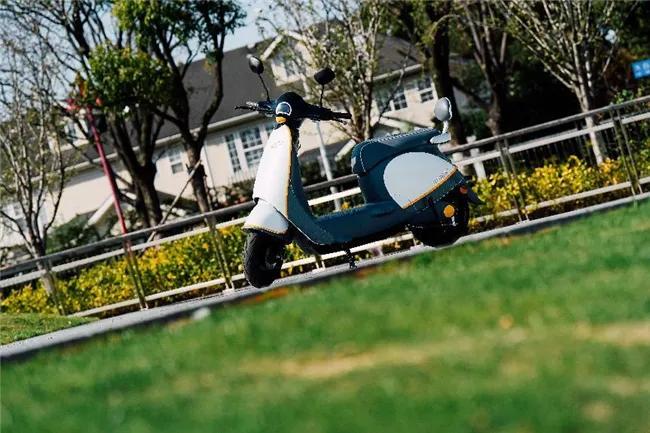 小刀电动车企鹅功能,小刀企鹅电动车新国标新品发布会