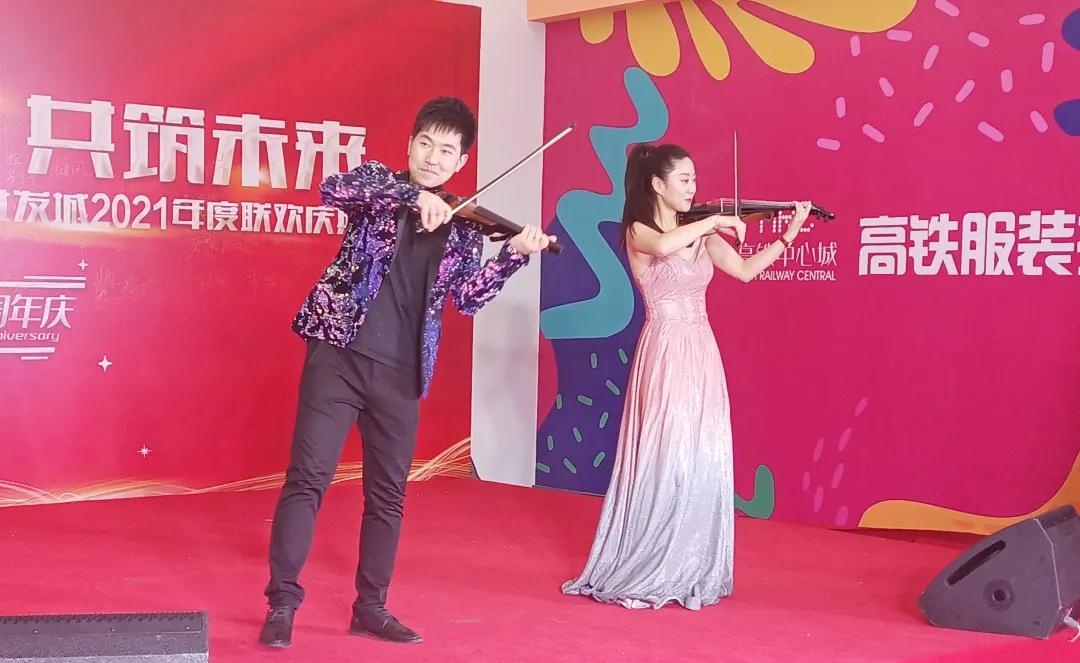 高铁服装批发城礼服,高铁服装批发城直播