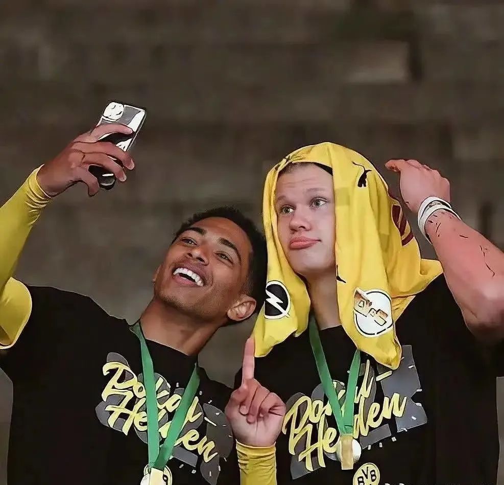 英格兰传奇球星,18岁英格兰颜值小将