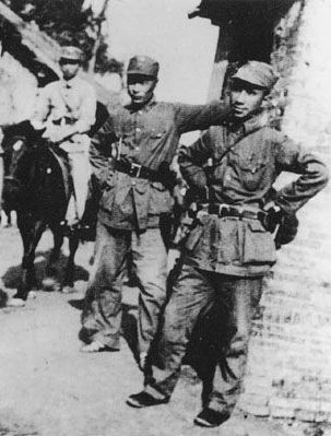 新四军战士腹背受敌,腹背受敌的新四军