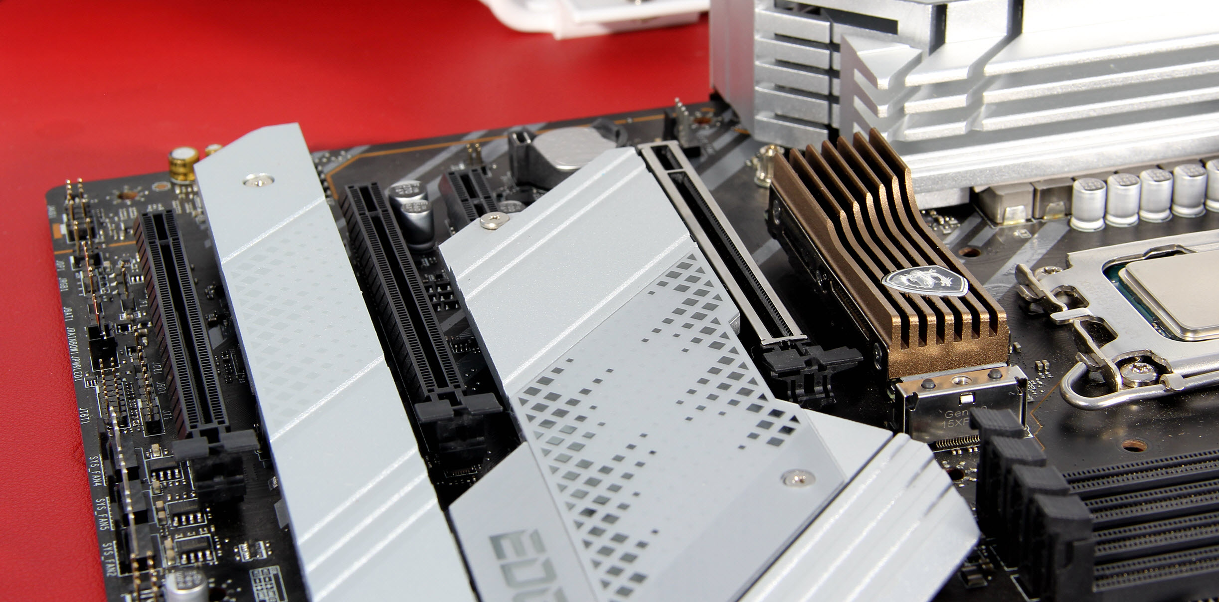 全风扇装机爱不爱？细数新机箱里的八把风扇