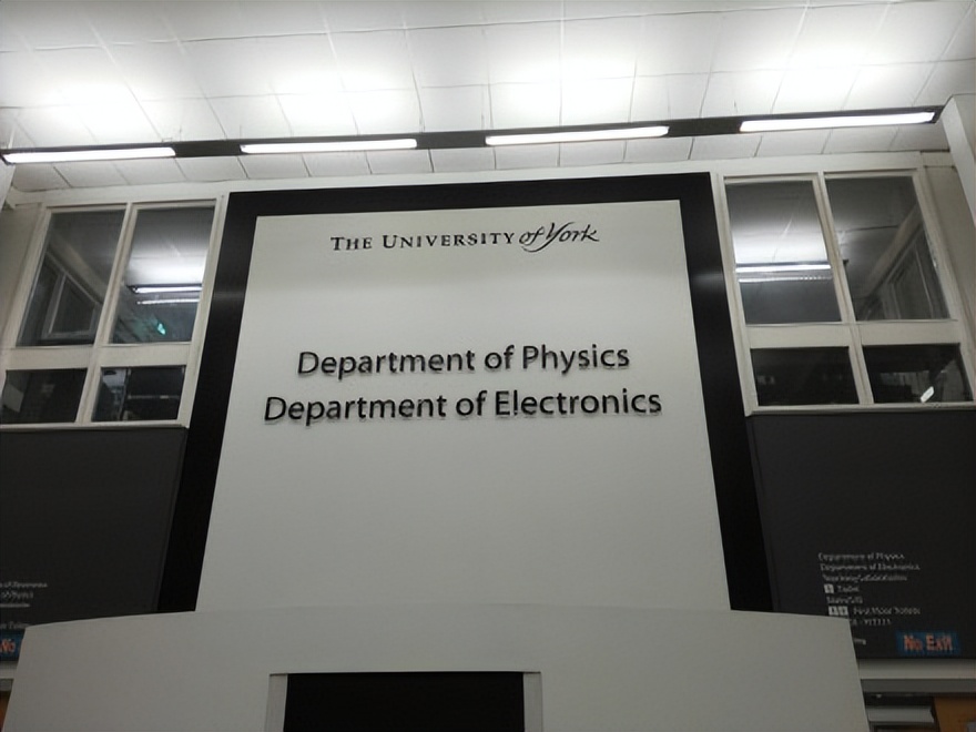 约克大学——卓越教学框架的金奖大学，诞生了15位英国议会议员