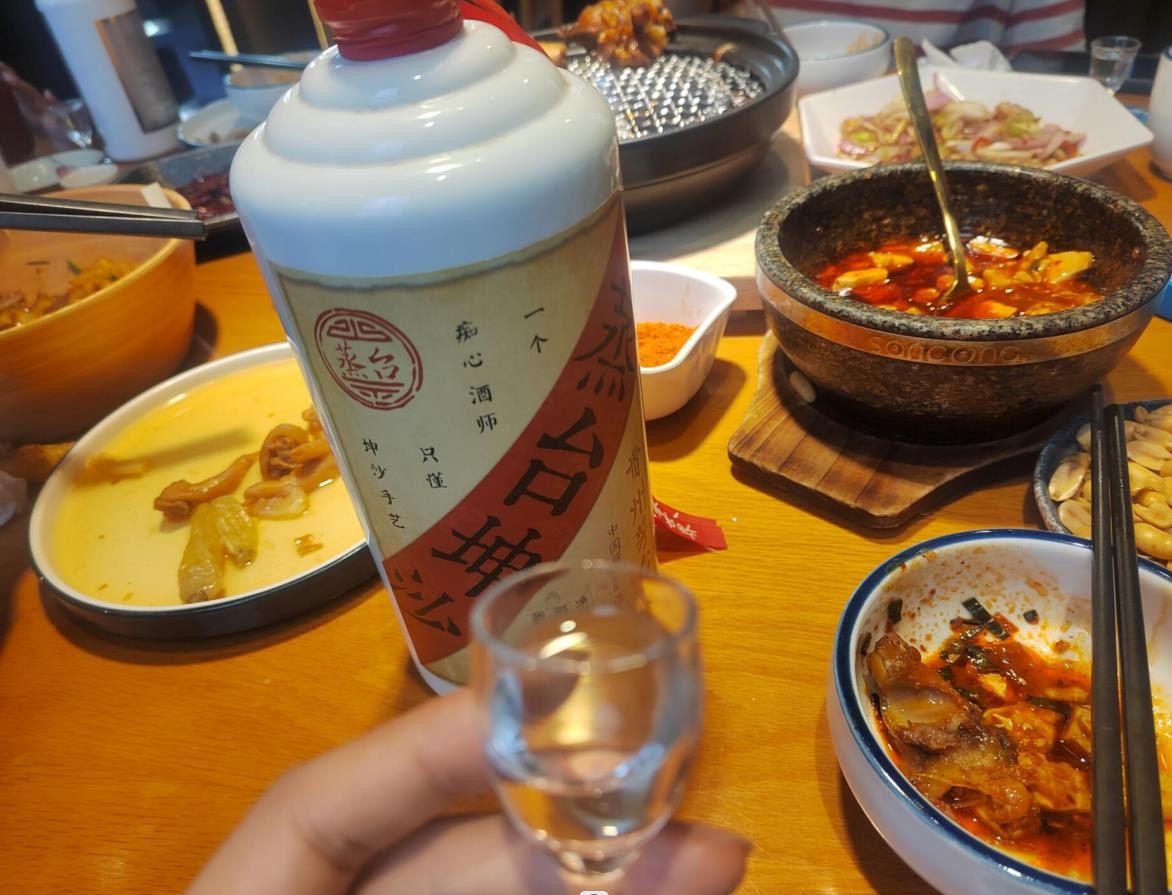 网上购买的白酒是正规的吗,买白酒怎么避免买到假的