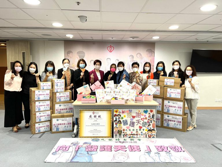 九龙妇女联会举办折爱心行动向前线医护致敬