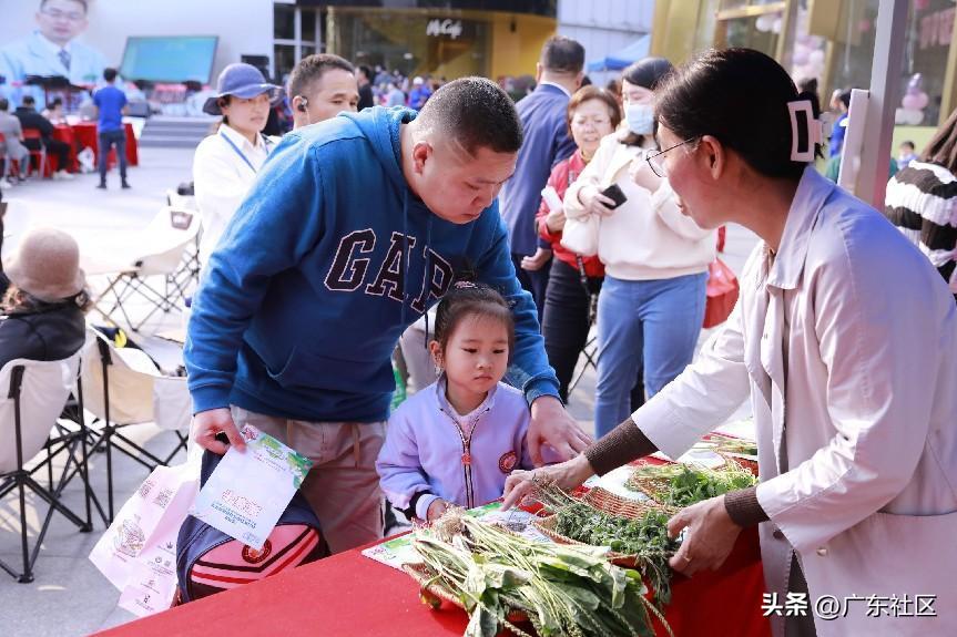 社区家庭医生服务活动,社区开展家庭医生进社区服务