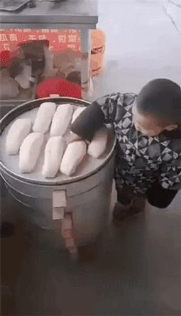 无聊图集20221126足球反着买，别墅靠大海