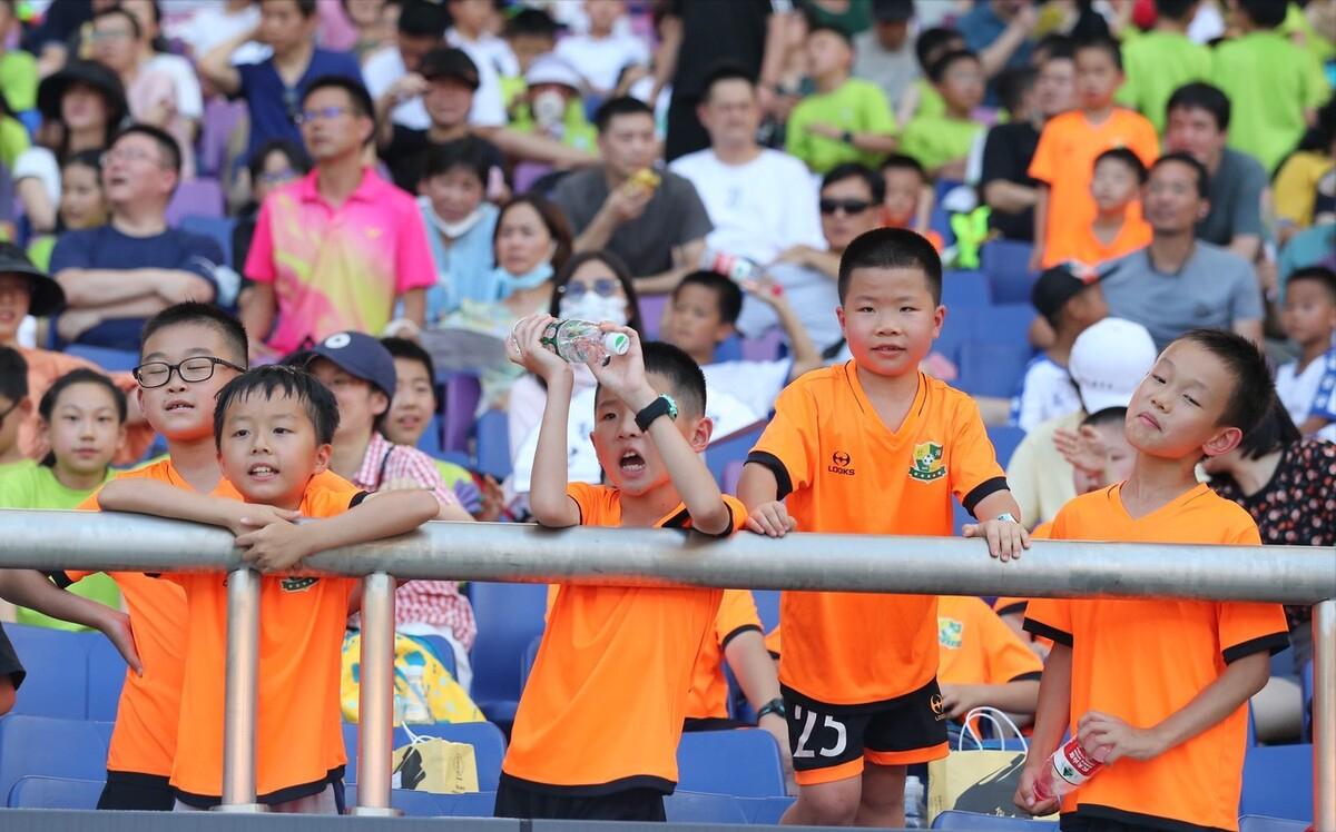 足球是否真的被纳入本科,足球进高考中国足球就有救了吗