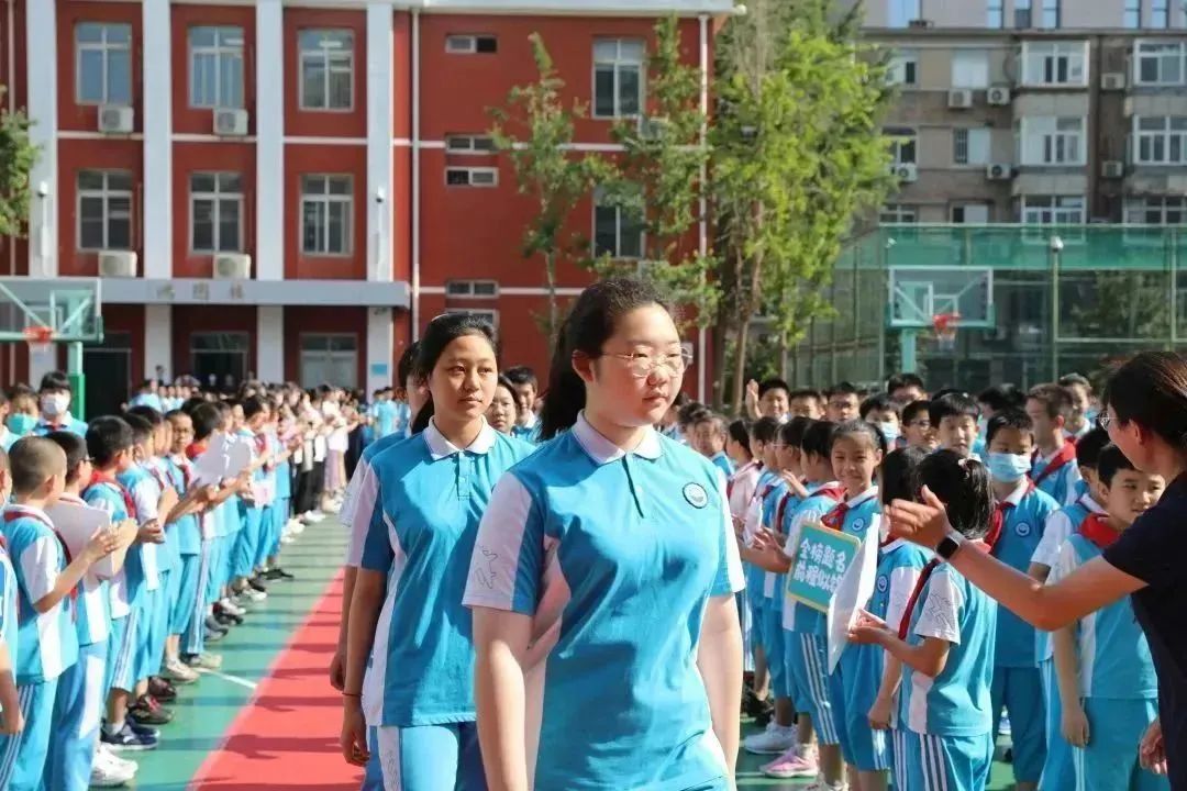 九年磨剑酬壮志百日冲刺战中考,九年寒窗奋力拼搏冲刺中考