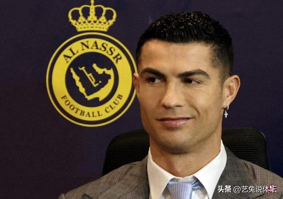 C罗招手，梅西出走，欧洲联赛被瓜分，世界体坛要大洗牌！