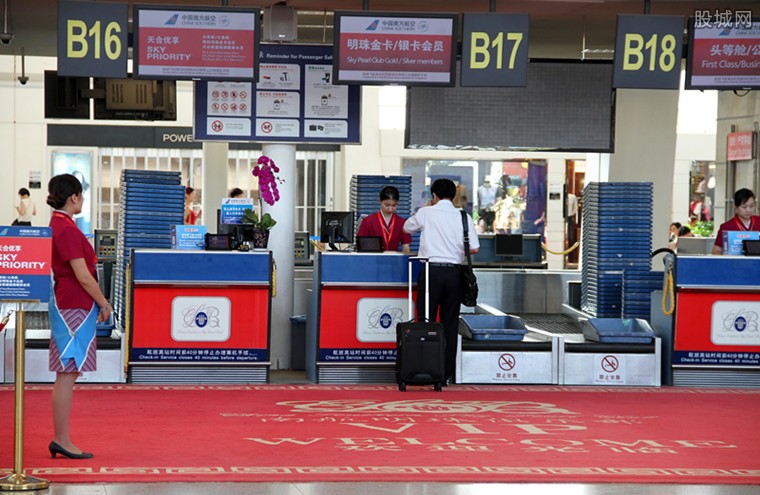 坐飞机能带化妆品和唇釉吗,化妆品坐飞机能托运吗