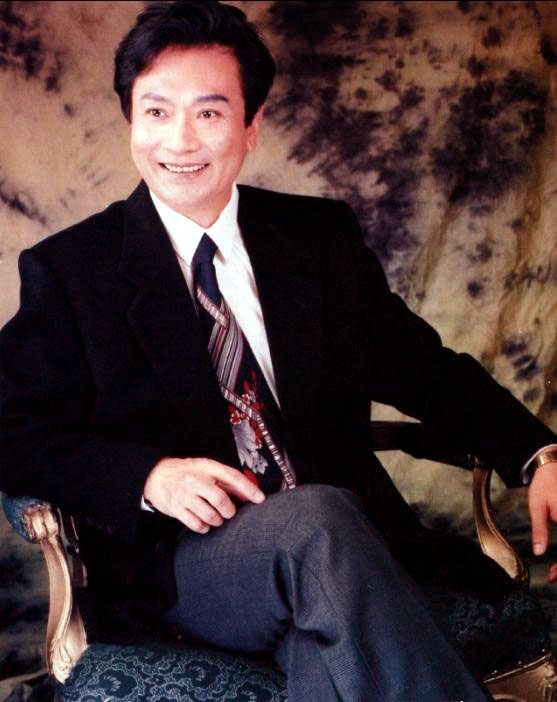 老戏骨梁波罗：妻子陪他闯过生死劫难，他白发苍苍给百岁岳母尽孝