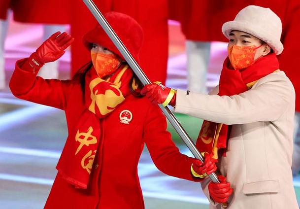 解说冬奥会高亭宇,冬奥高亭宇旗手