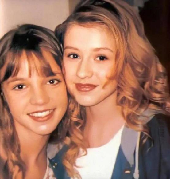 “小甜甜”被父亲在体内放节育器，奴役她13年，禁止让她见孩子