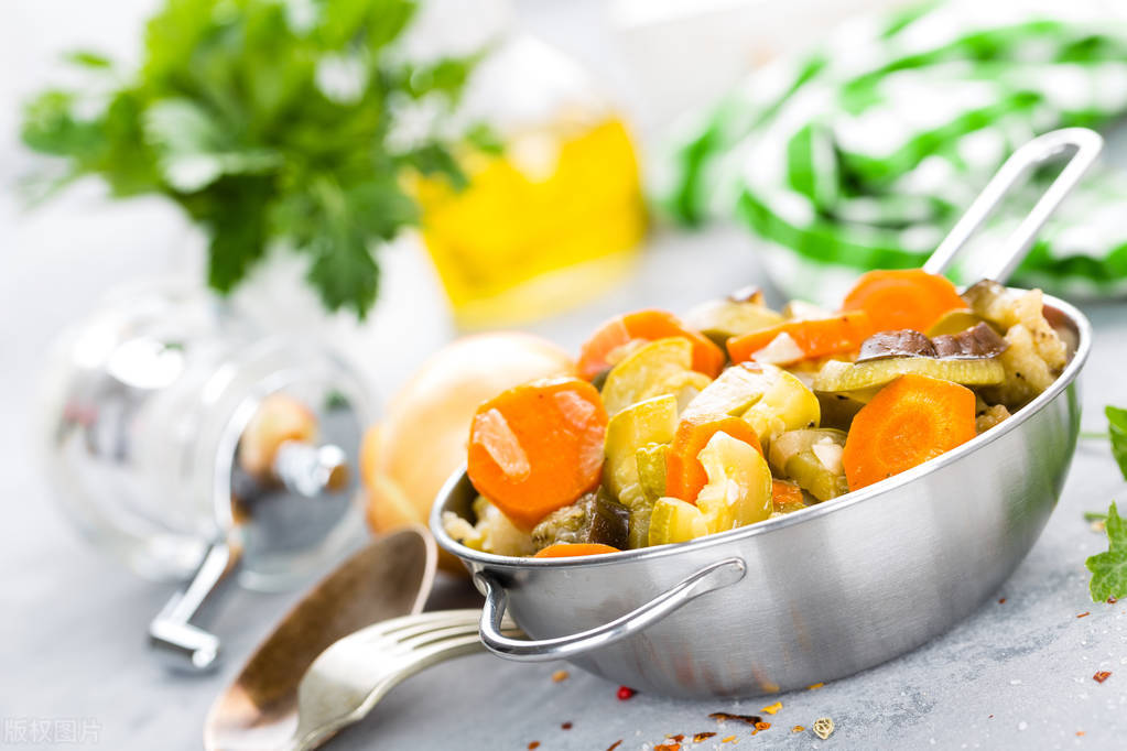 喉咙痒咽炎怎么治疗才能彻底除根,咽炎慢性痰多最简单的自愈方法