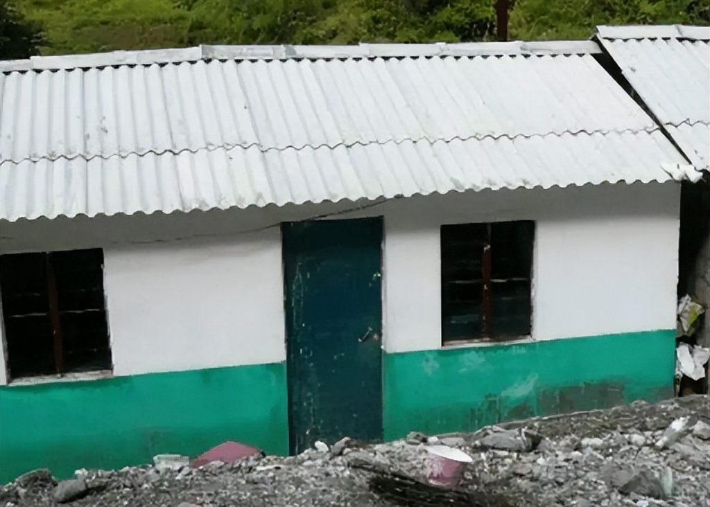 石棉瓦农村还用吗,现在的石棉瓦为什么还有人在生产