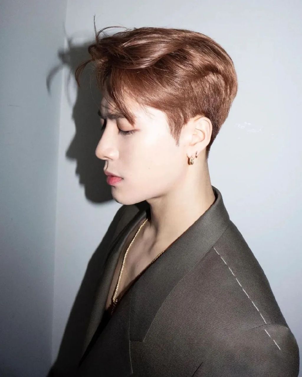 一款最帅气的男士发型,成熟男士头发稀少适合剪什么发型