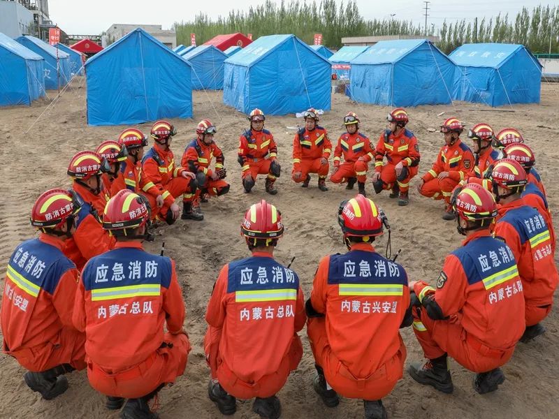 凝心聚力绘蓝图建言献策谱新篇,凝心聚力绘蓝图砥砺前进开新局