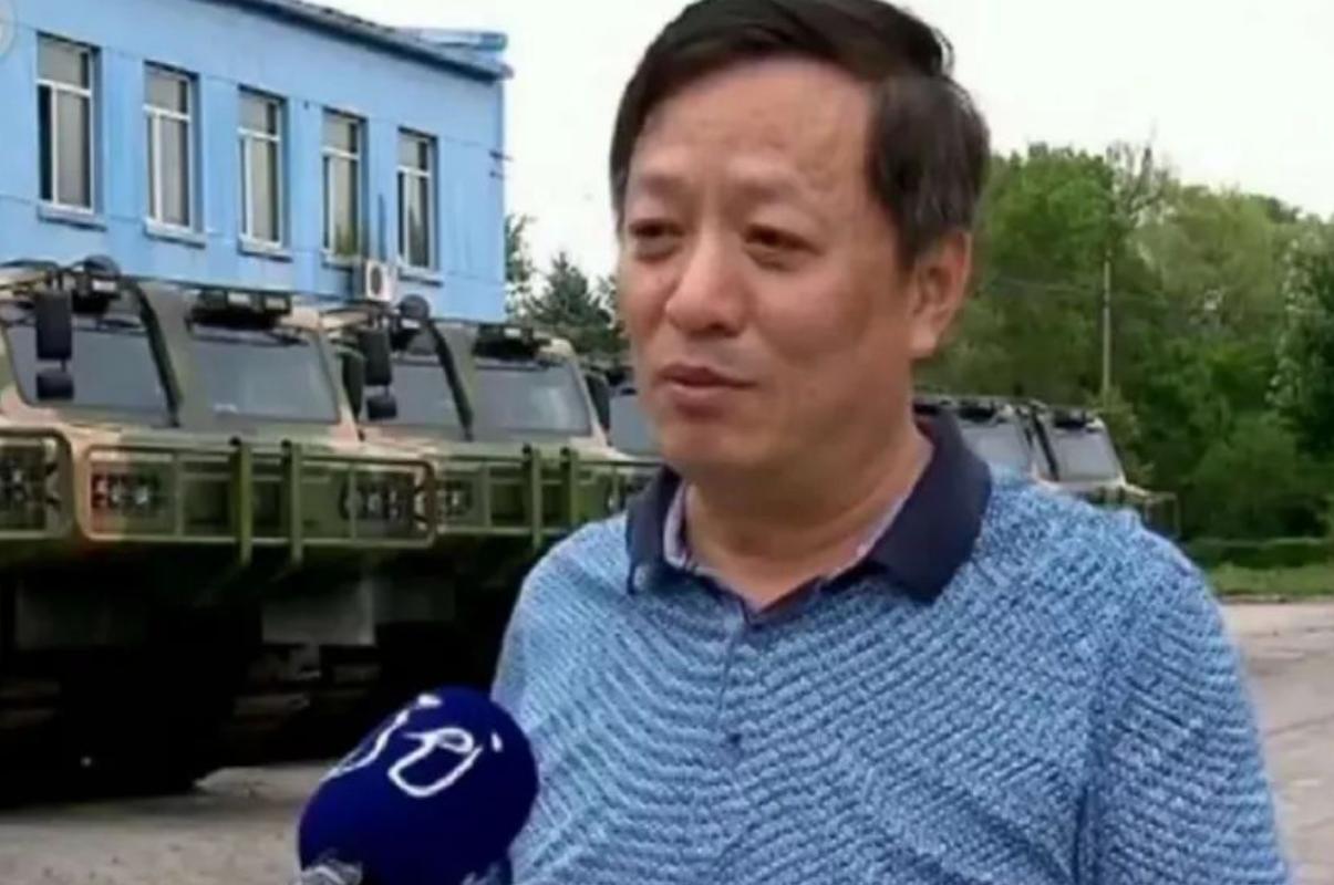 来自东北农村的机械师方力频，立志研发利国神器，拒绝卖给老美