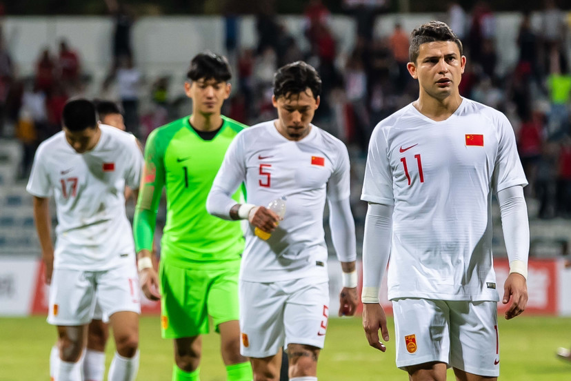 中国男足“新老交替”成笑话：平均年龄29.9岁！七年了仍原地踏步