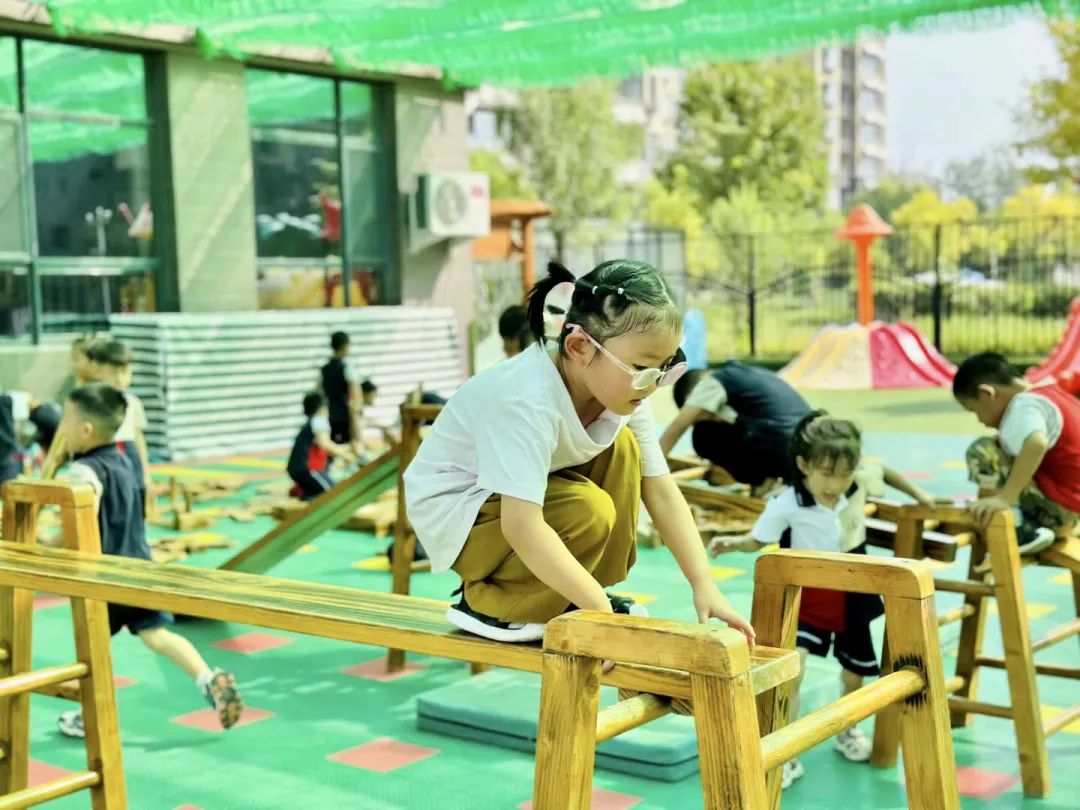 秋颂筑梦者，关怀润心田——县领导到商河县嘉润幼儿园走访慰问