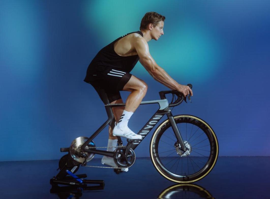 骑行阿迪达斯锁鞋,阿迪达斯court轻便鞋