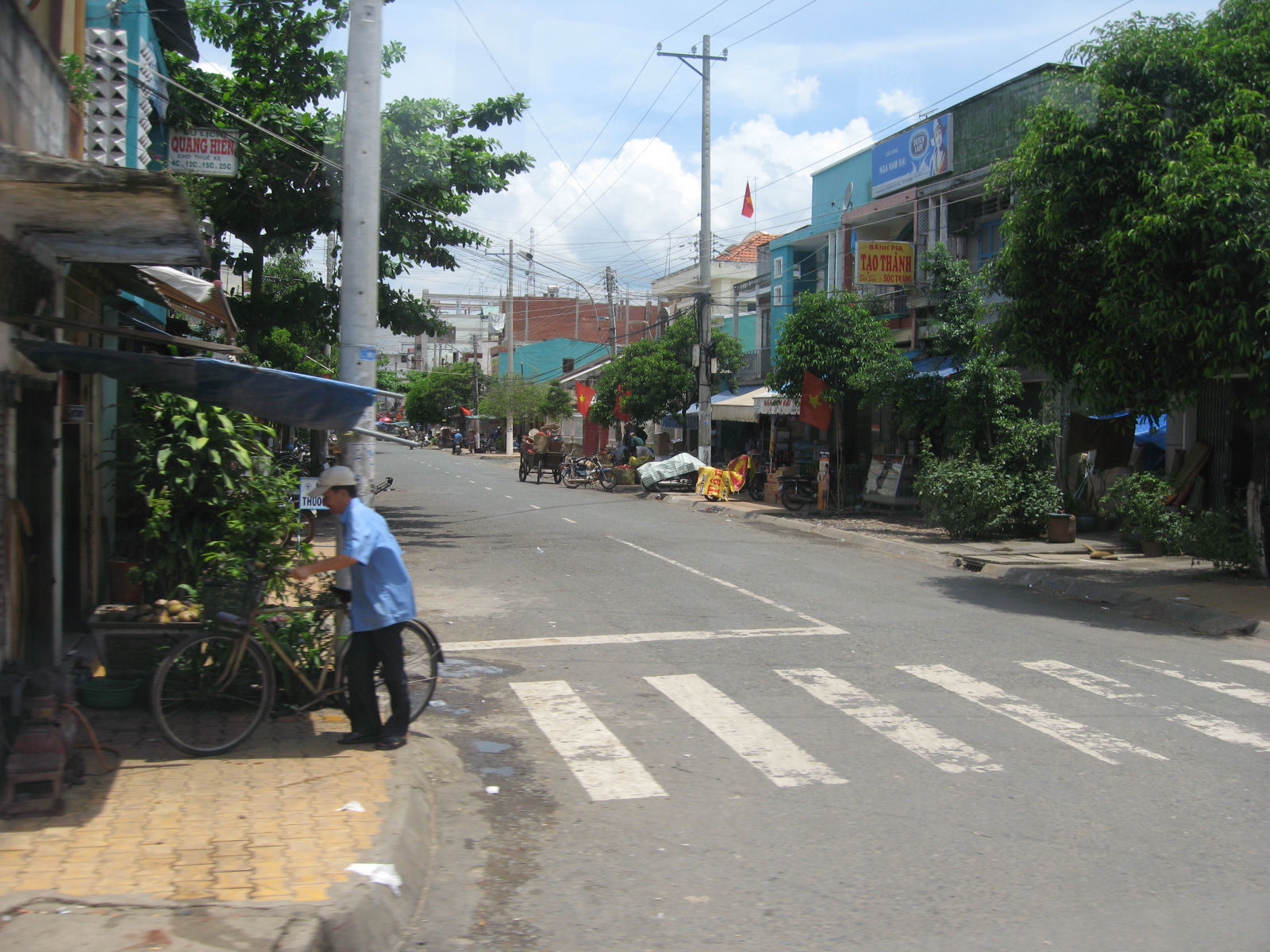 以前的西贡市和现在的胡志明市 (柬埔寨西贡和越南西贡)