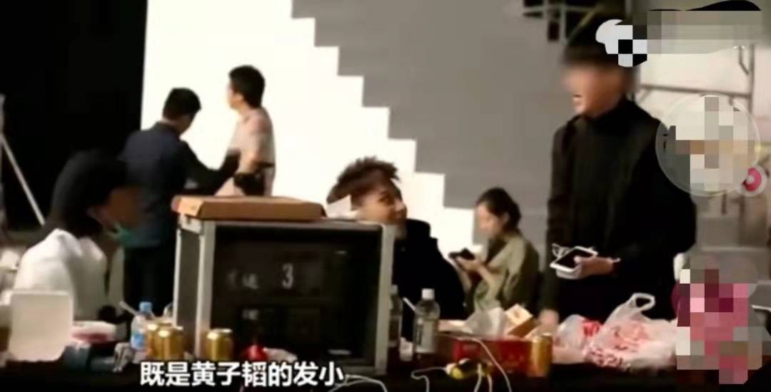 黄子韬与聋哑发小交流,黄子韬和他的聋哑朋友