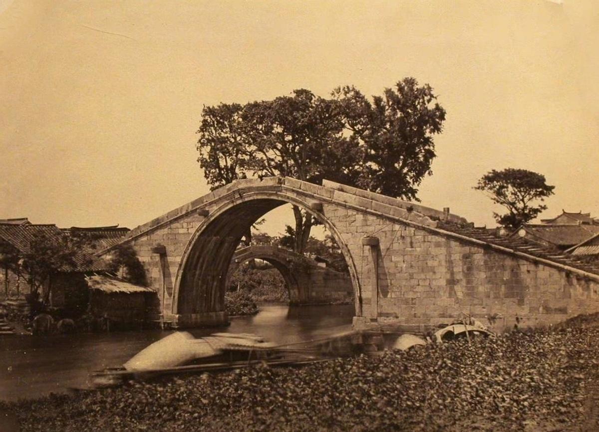 慈禧真人照片对比,清末老照片慈禧眼袋下垂