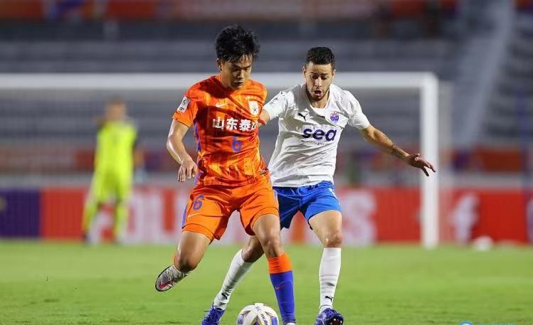 补时射门未果西塞痛失绝杀,补时不抛弃一人狂奔半场0度破门