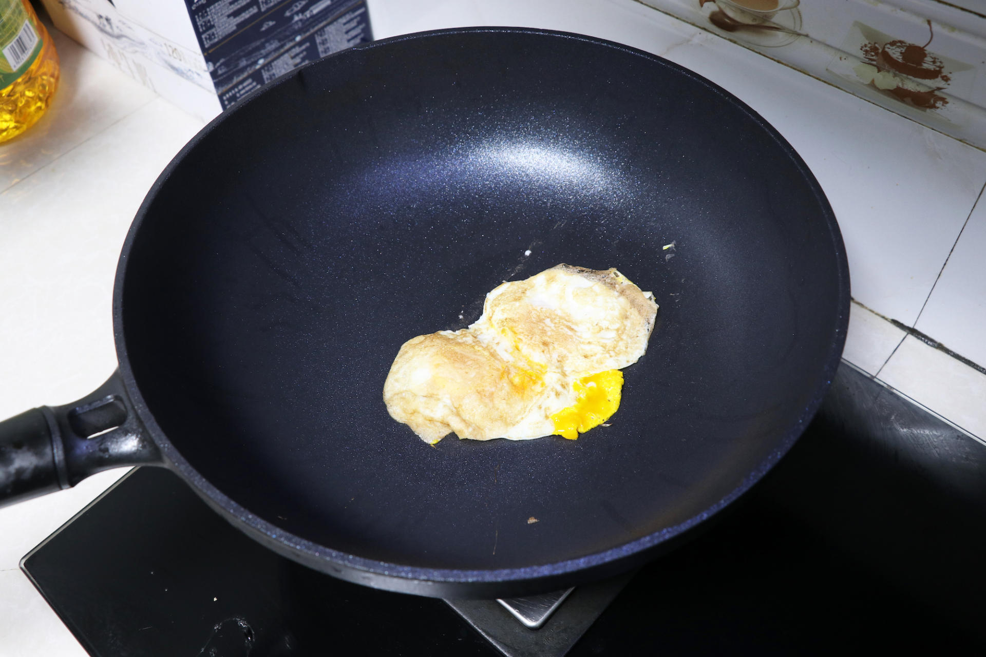 九阳和苏泊尔哪个不粘锅平底锅好,九阳少油烟不粘锅平底锅家用