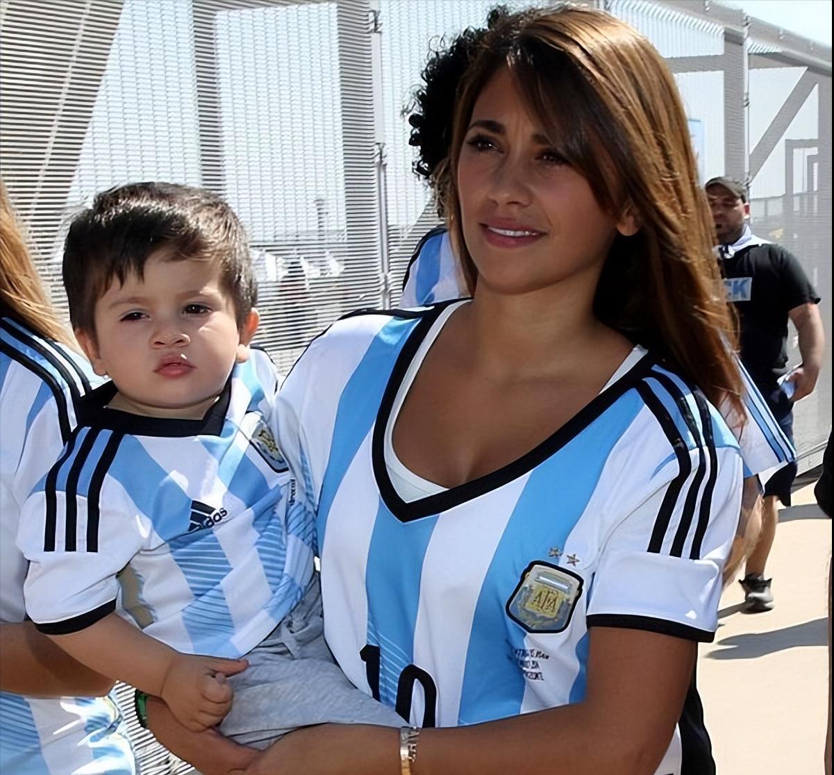 安东内拉梅西内马尔c罗,c罗老婆乔治娜和安东内拉