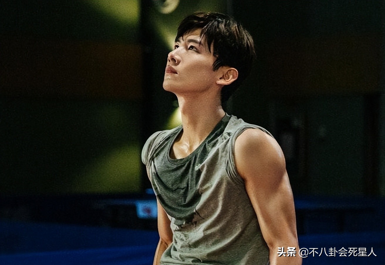 男明星素颜差距有多大张艺兴,张艺兴颜值前后对比