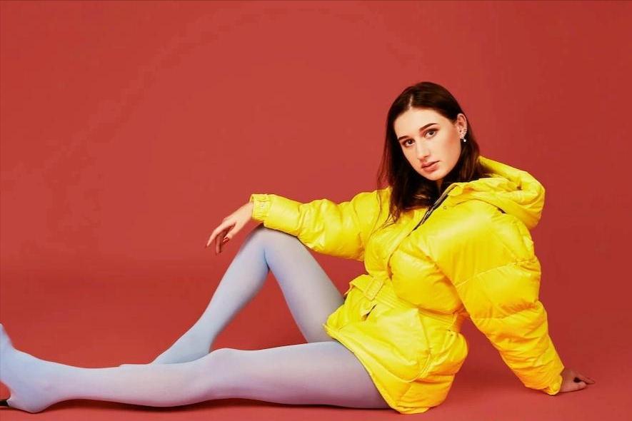 第一次帮媳妇穿衣服,第一次给老婆洗袜子